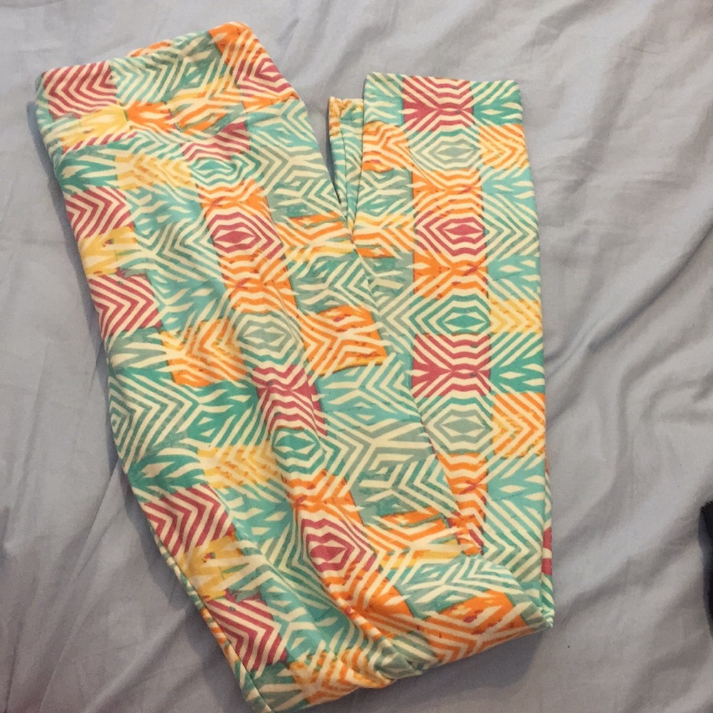Lularoe Aztec print leggings
